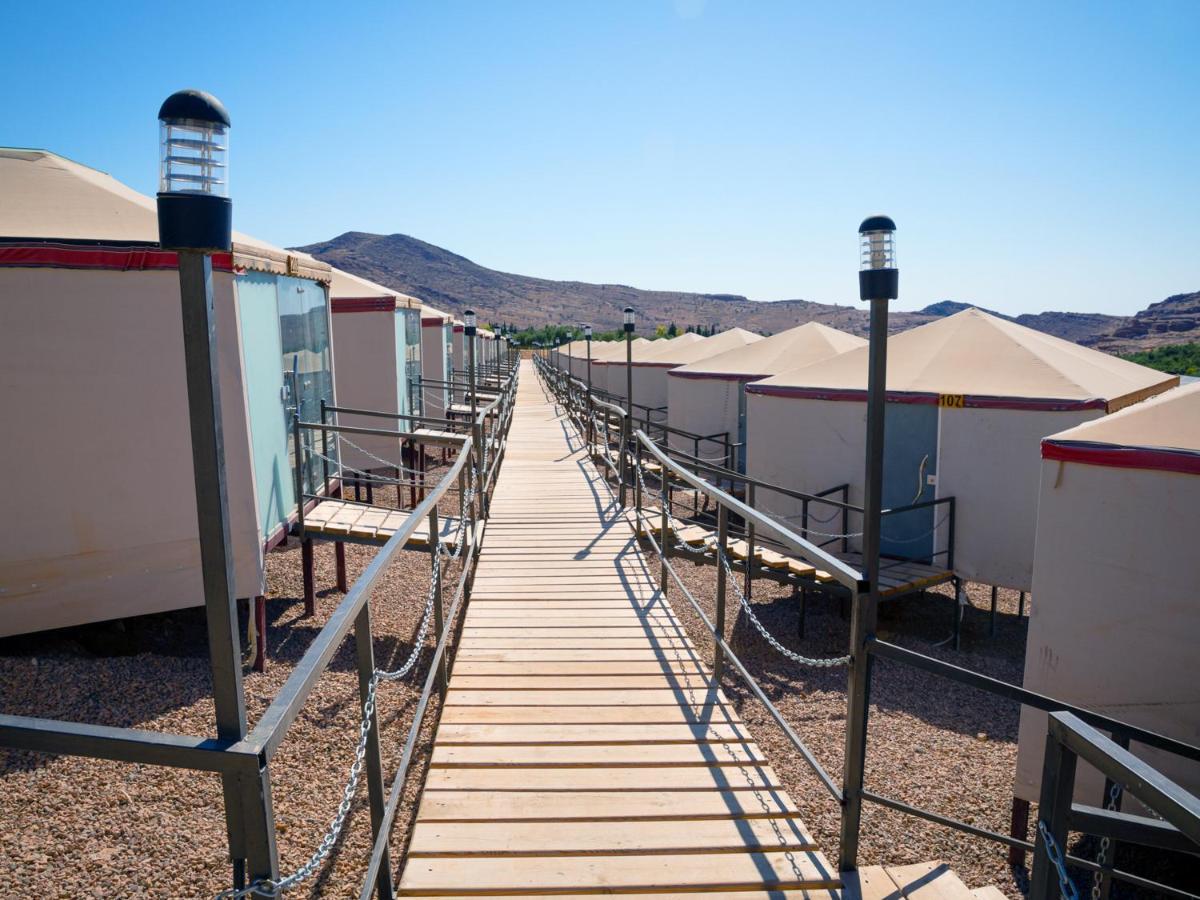 Hotel The Rock Camp Petra Wadi Musa Exteriér fotografie